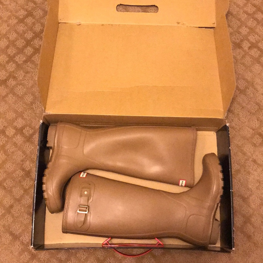 Tall hunter boots